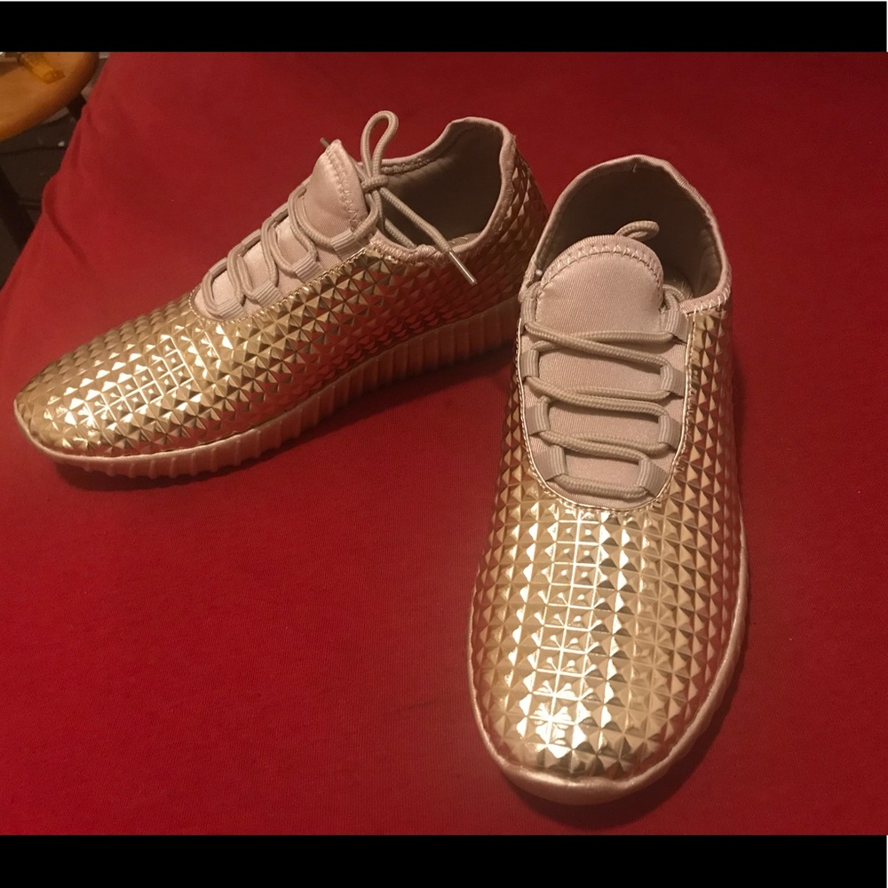 ✨ Rose Gold Sneakers 👟